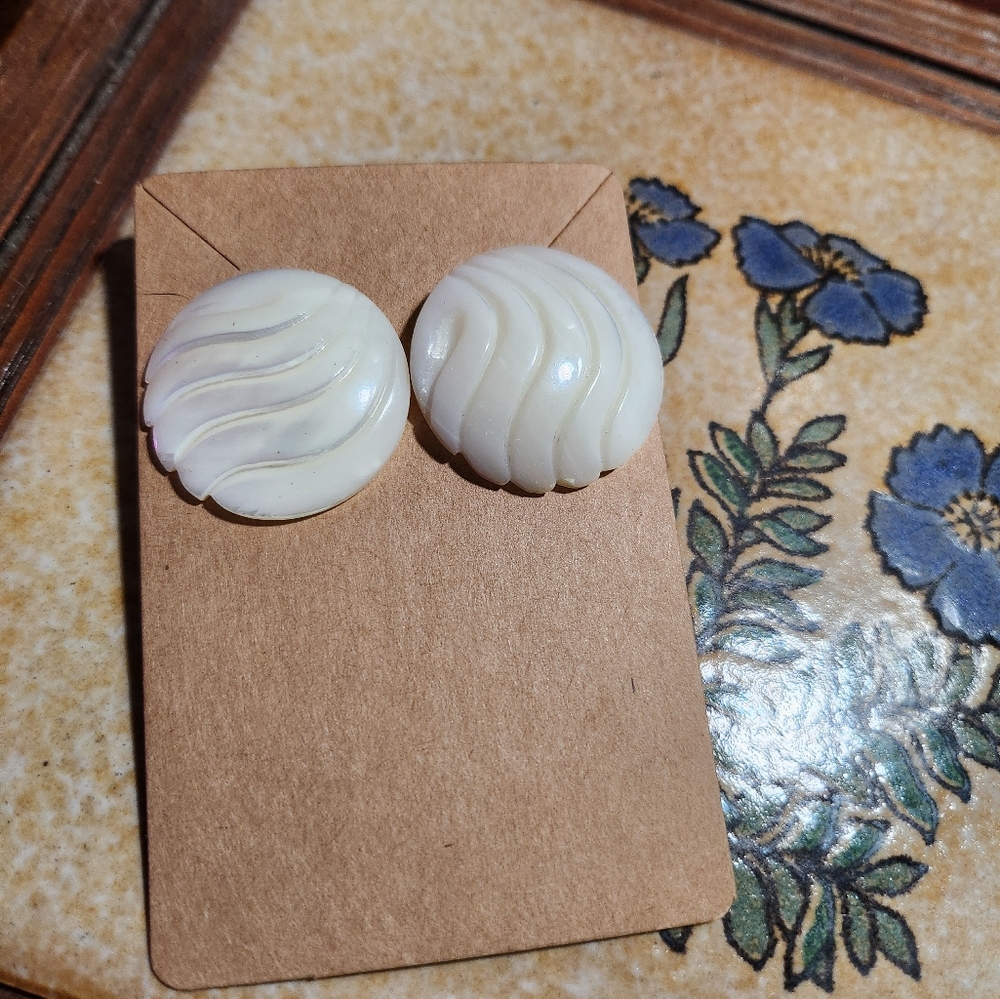 White Round 1" Carved Mother Of Pearl Stud Earrings